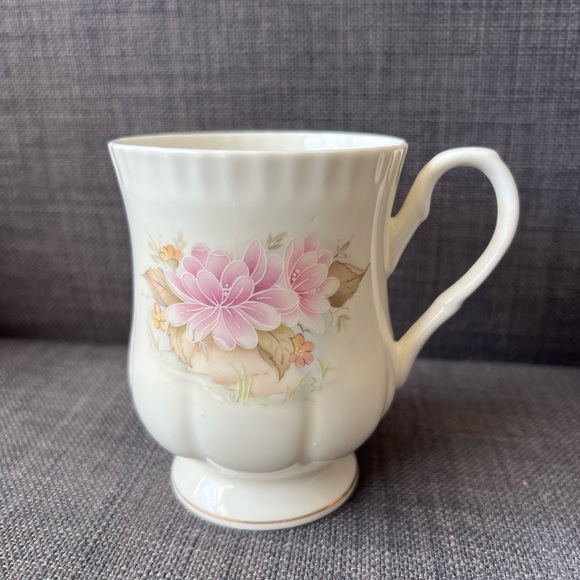 Crown Ceramics LTD India Other - Crown Ceramics LTD India Charming Pink Floral Mug vintage